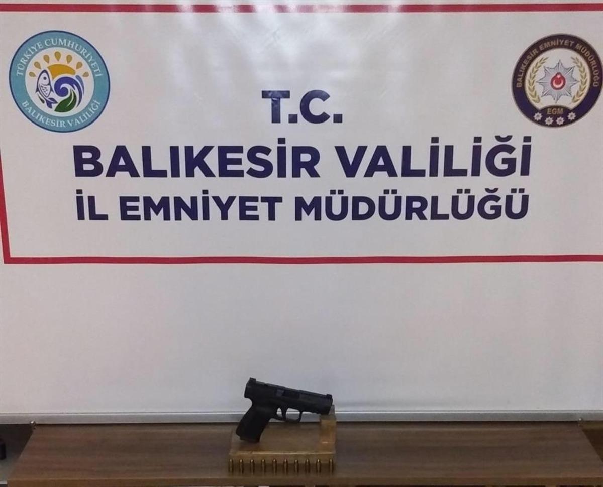Balıkesir&rsquo;de polis aranan 13 şahsı yakaladı