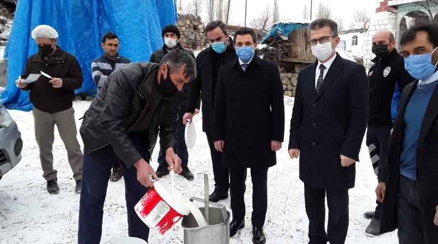 Olur&rsquo;da s&uuml;tler kapılardan toplanmaya başladı