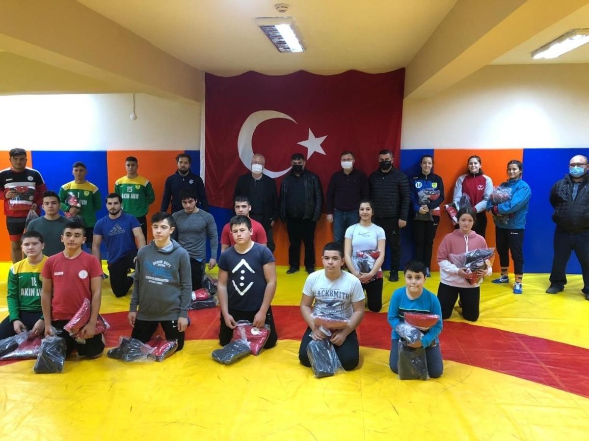 G&ouml;me&ccedil;&rsquo;te ata sporu g&uuml;reş heyecanı