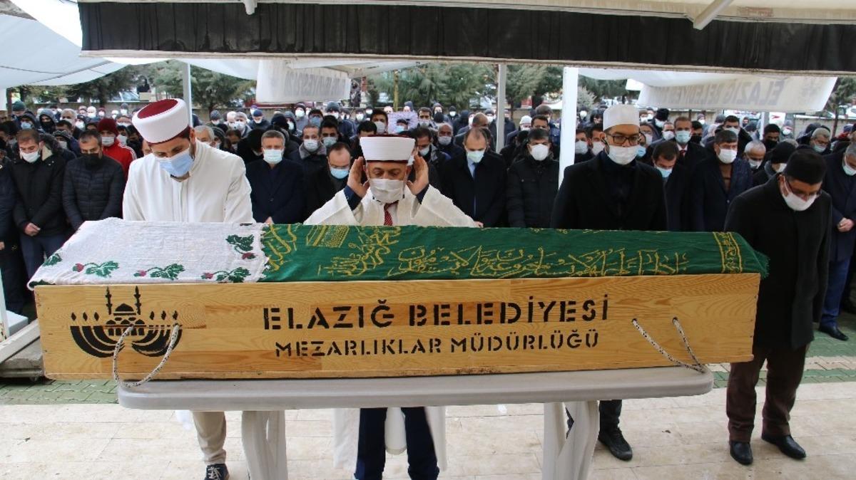 Kazada hayatını kaybeden 12 yaşındaki Sude, son yolculuğuna uğurlandı