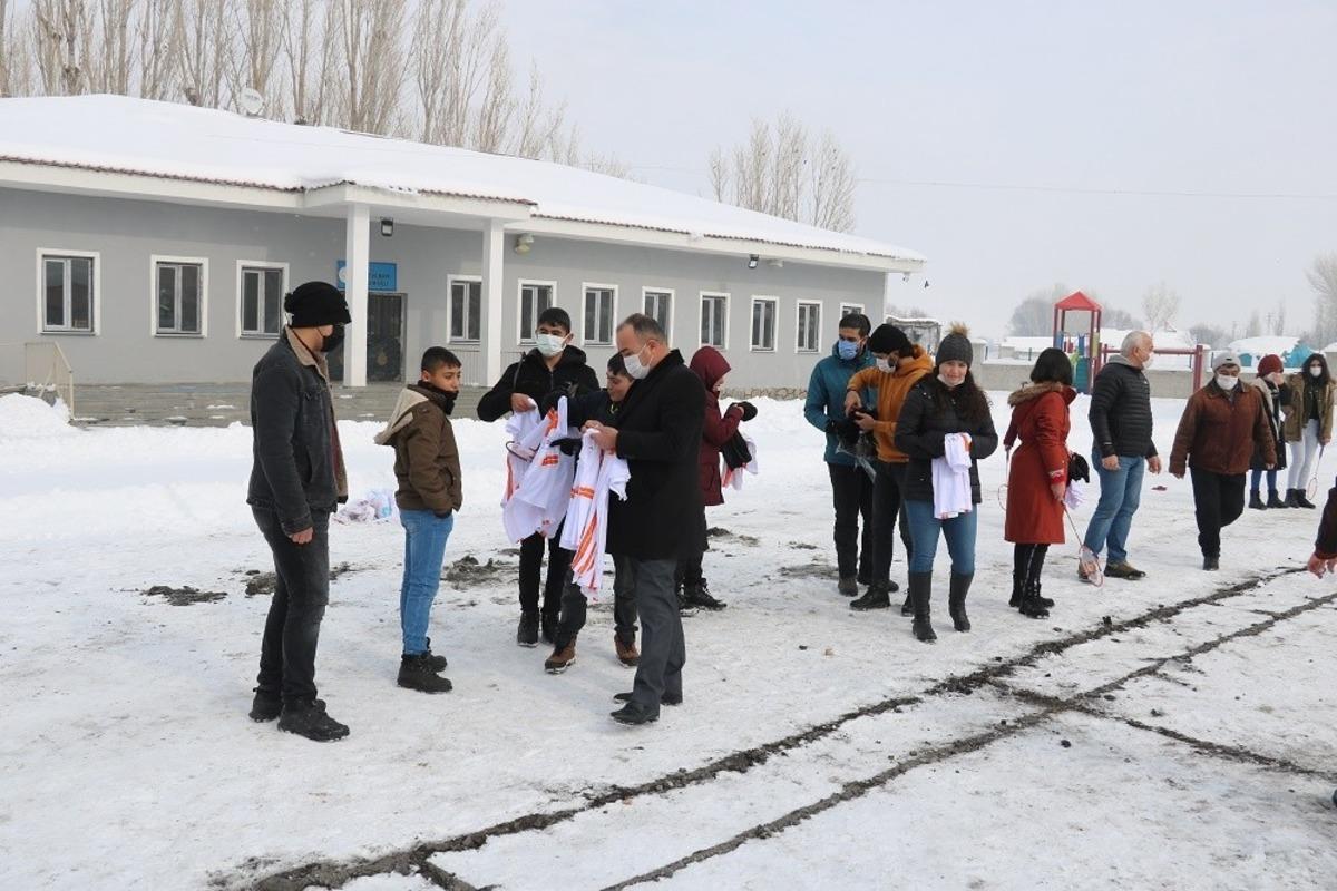 Ağrı&rsquo;da &ldquo;K&ouml;y Halk Badminton&rdquo; projesi