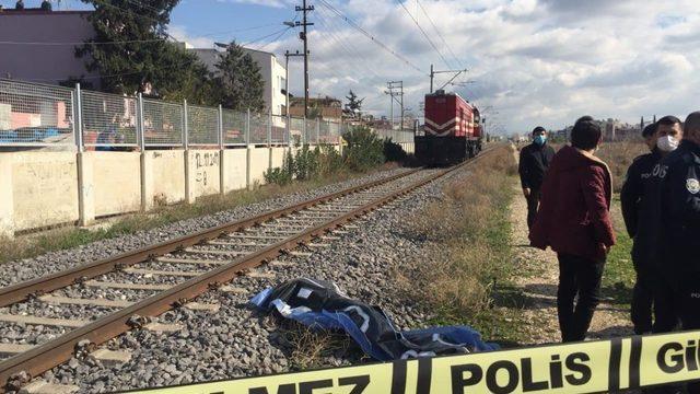 Lokomotifin çarptığı adam öldü