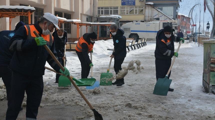 Belediye buz timi g&ouml;rev başında