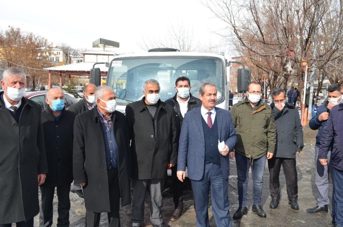 Adilcevaz Belediyesine hibe &ccedil;&ouml;p toplama aracı