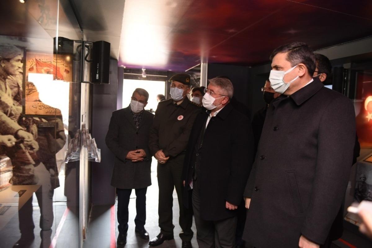 &Ccedil;anakkale Savaşları mobil m&uuml;zesi &Ccedil;orumlularla buluştu