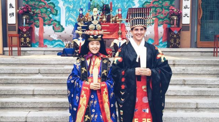 Dünyanın dört bir yanından geleneksel kıyafetleri ile gelin ve damatlar!