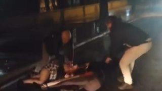 Trans birey ile genç kadın, saç saça baş başa kavga etti