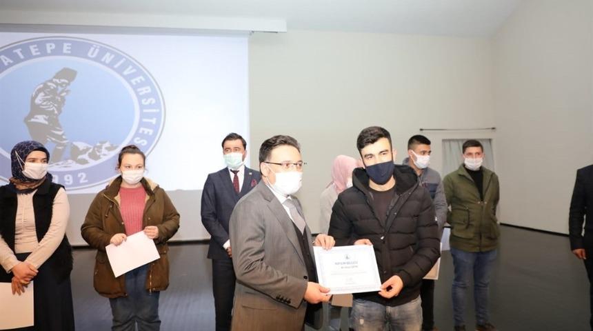 Frig vadisinin g&ouml;z bebeği Ayazini k&ouml;y&uuml;nde, k&ouml;y sakinleri alan kılavuzu oldu