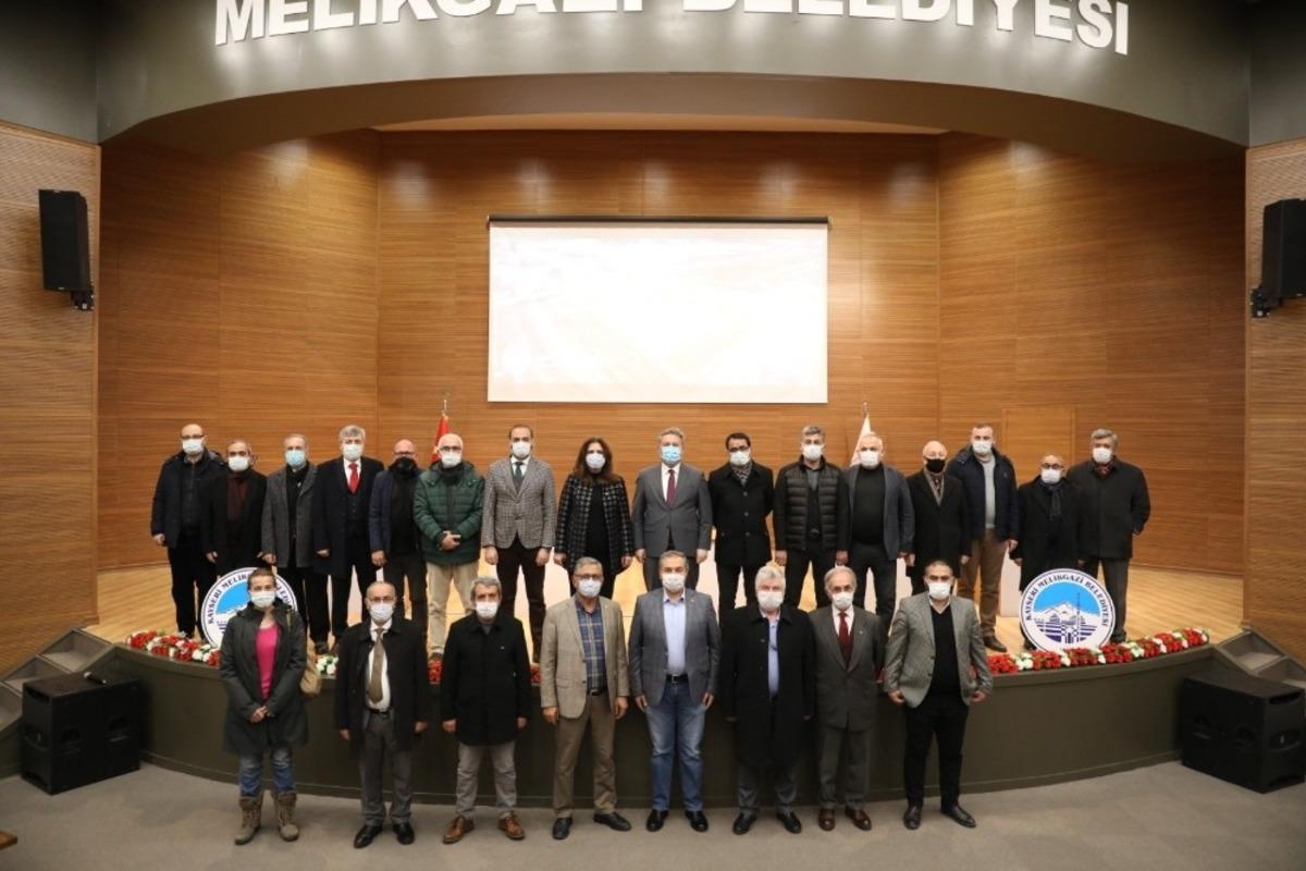 Başkan Palancıoğlu, 2020 yılı hizmetleri hakkında CHP y&ouml;netim kurulunu bilgilendirdi