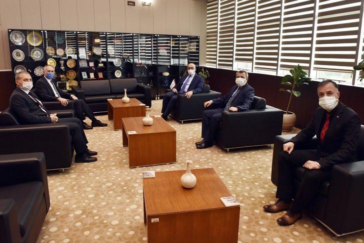 Üniversiteden milli eğitime büyük destek G3