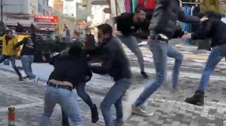 Bartın'da dehşet anları! İki grup arasındaki kavga kamerada