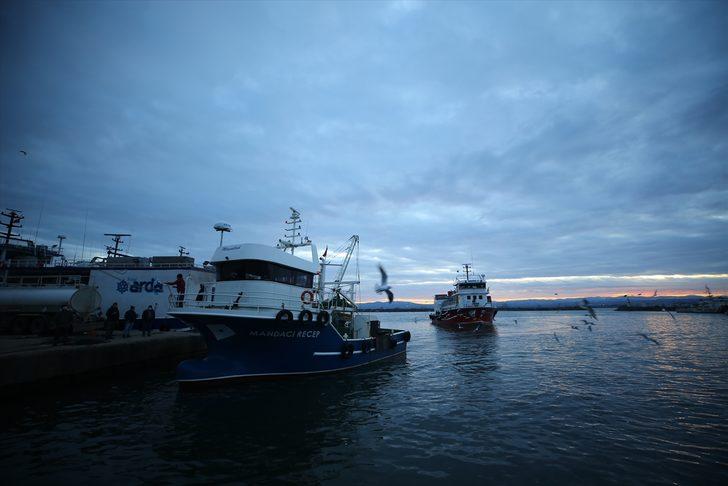 Lodosun ardından İğneada'da hamsinin izini süren balıkçılar umduğunu bulamadı G2
