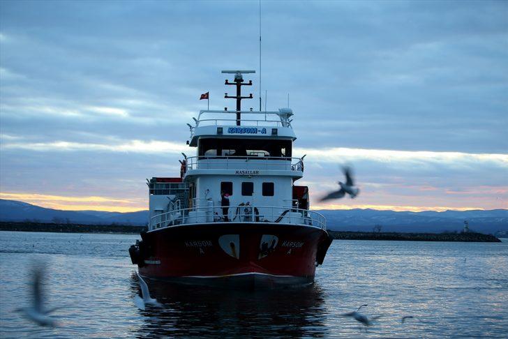 Lodosun ardından İğneada'da hamsinin izini süren balıkçılar umduğunu bulamadı G3