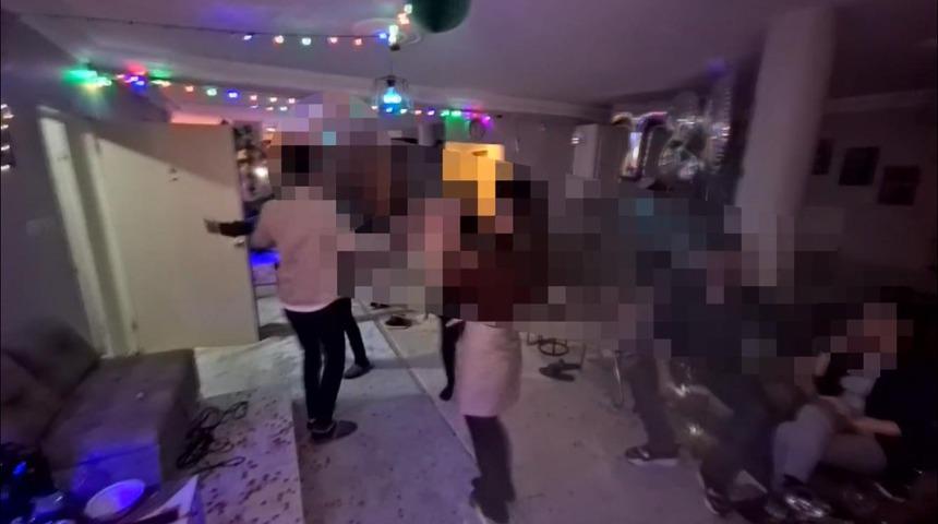 Oğlunun doğum günü partisinde yakalandı! Polislere 1 yat ve 500 bin TL rüşvet teklif etti