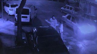 Kız meselesi kavgasında arkadaşını gözünden bıçakladı