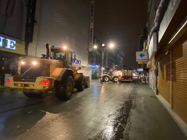 Ağrı Belediyesi kar temizleme çalışmalarına aralıksız devam ediyor G1