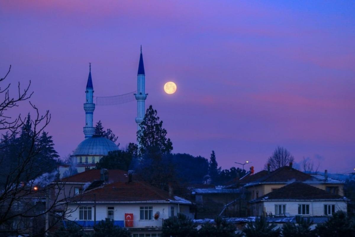 Yılın ilk dolunayı Kazdağları&rsquo;nda g&ouml;r&uuml;nt&uuml;lendi