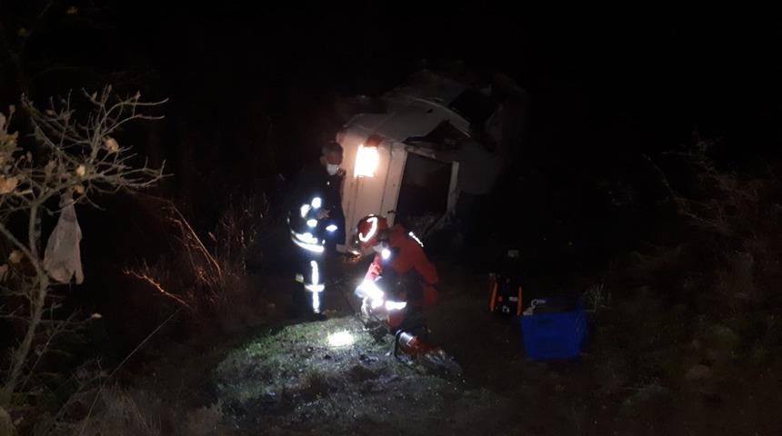 Muğla'da hafif ticari araç devrildi: 6 yaralı