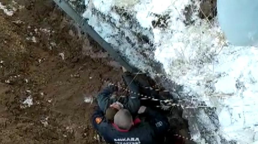 Ankara&rsquo;da parka giderken 5 metrelik &ccedil;ukura d&uuml;şen &ccedil;ocuğun bacağı kırıldı