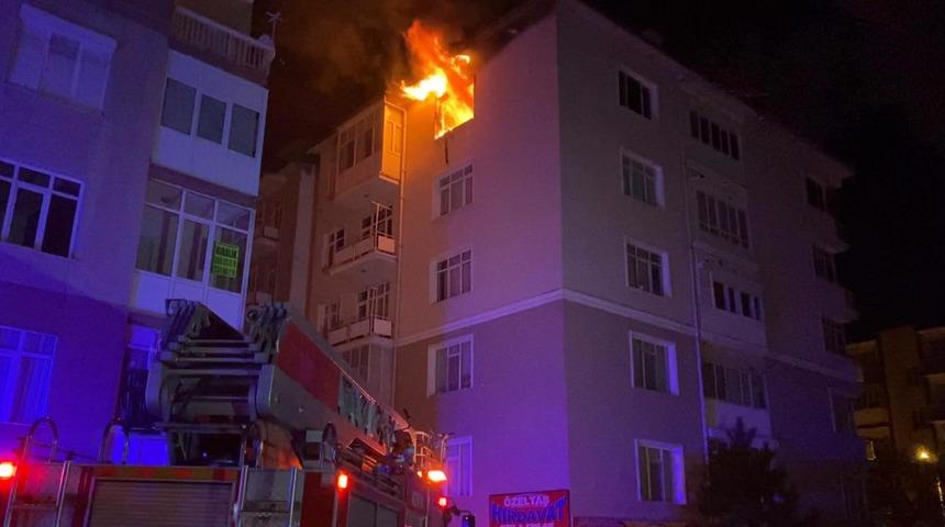 Konya'da acı olay: Evde çıkan yangında pencereden atlayan kız ile alevlerin arasında kalan anne hayatını kaybetti