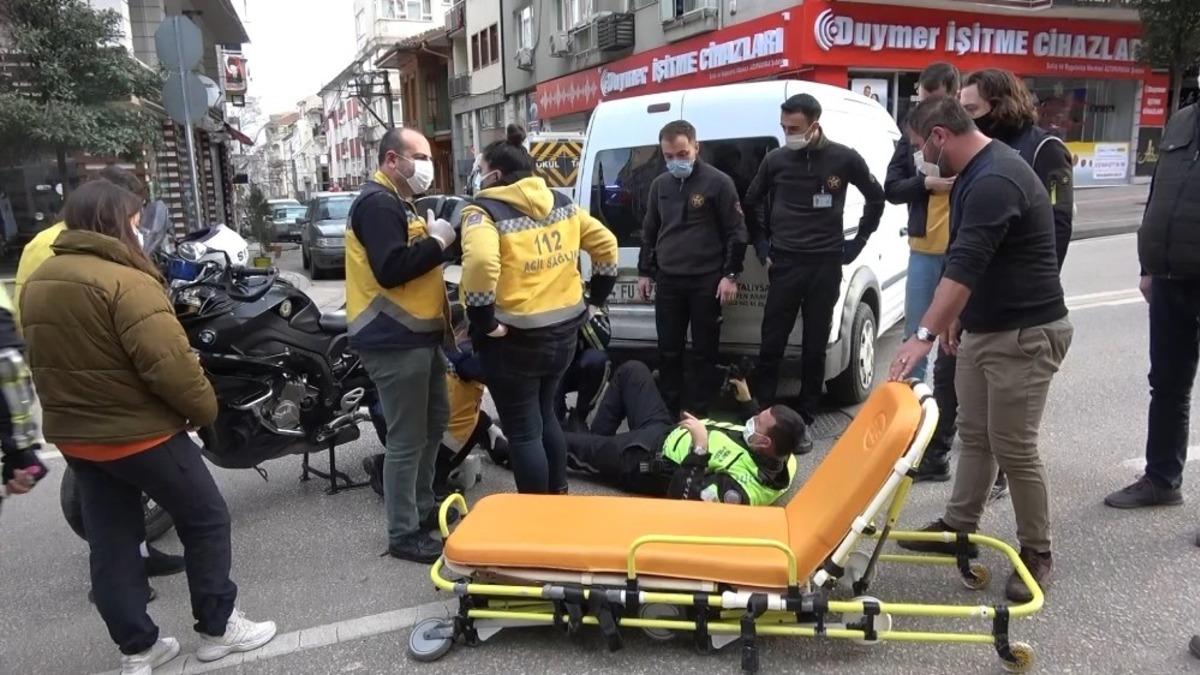 Kısıtlamada hatalı d&ouml;n&uuml;ş yaptı, motosikletli polise &ccedil;arparak yaraladı