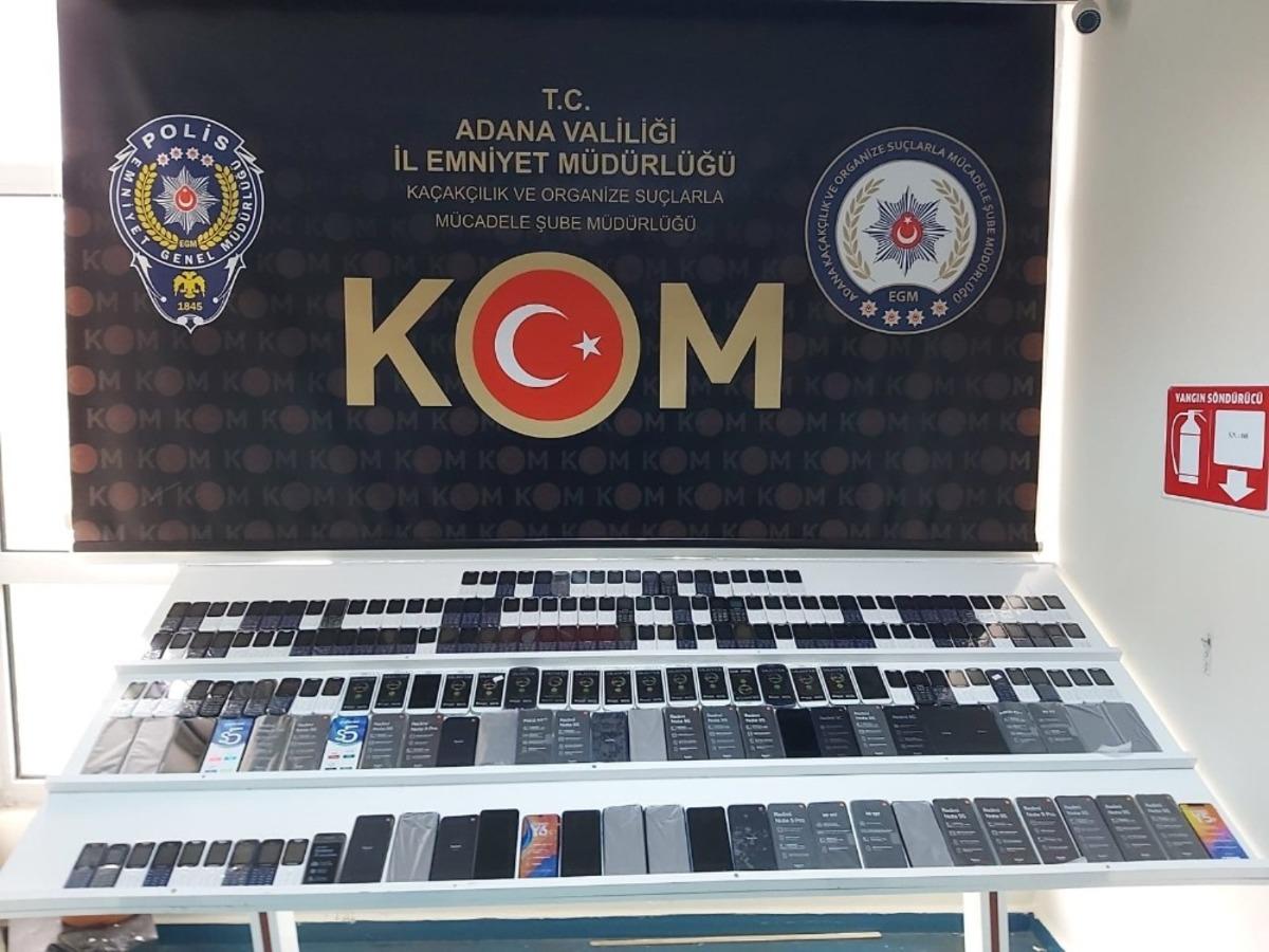 Polis piyasa değeri 1 milyon 462 lira değerinde ka&ccedil;ak telefon ele ge&ccedil;irdi