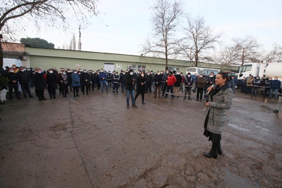Başkan Sengel&rsquo;e personelinden "promosyon" teşekk&uuml;r&uuml;