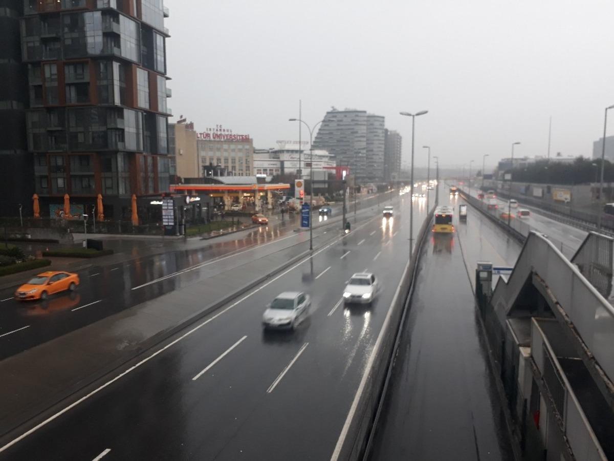 İstanbul&rsquo;da yağmur etkili oluyor