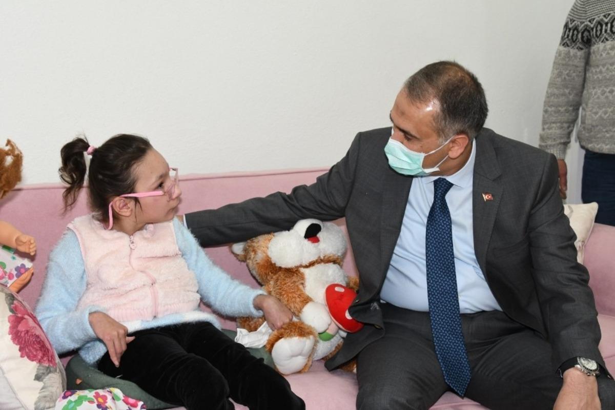 Vali &Ccedil;uhadar, Yaren ile bir araya geldi