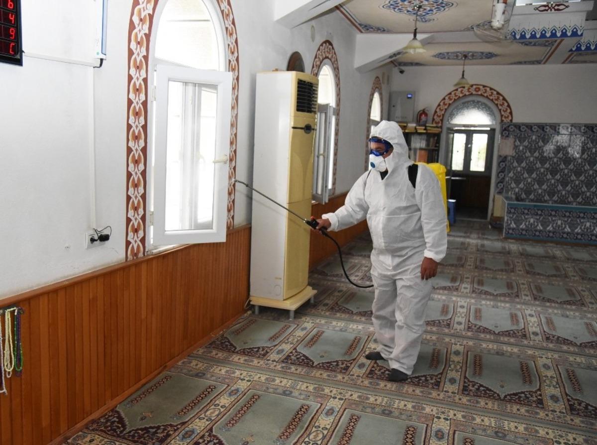 Toroslar&rsquo;da dezenfekte &ccedil;alışmaları aralıksız s&uuml;r&uuml;yor