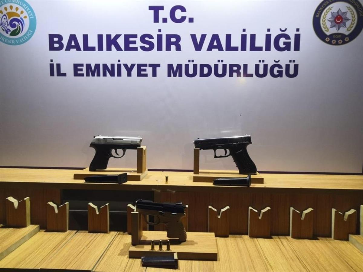 Balıkesir&rsquo;de aranan 13 şahıs yakalandı