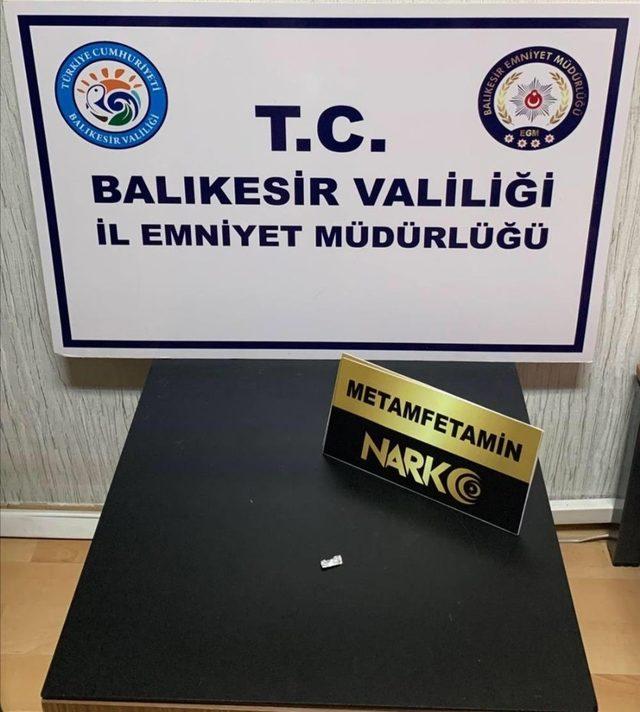 Balıkesir’de polisten 10 şahsa uyuşturucu operasyonu