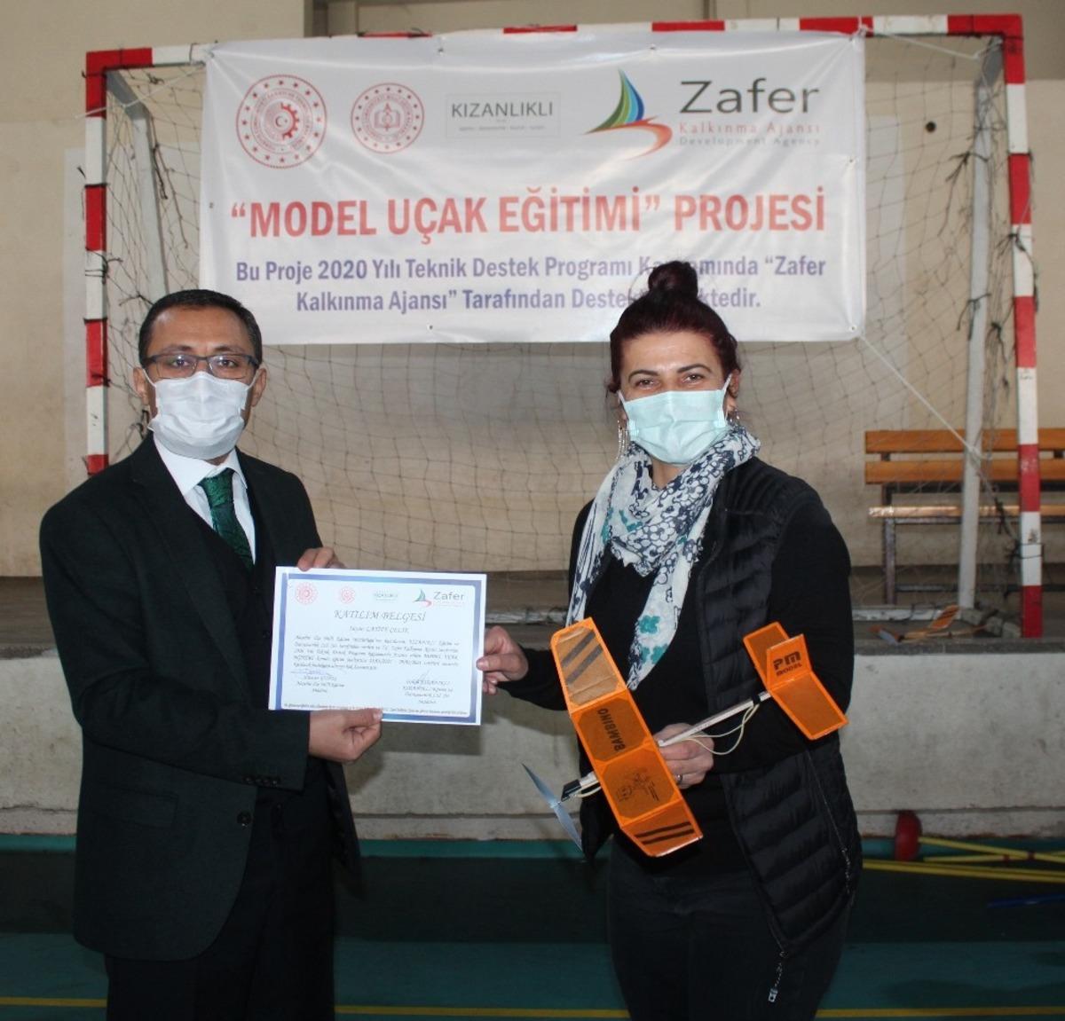 &Ouml;ğrencilerine havacılık sevgisini aşılayacaklar