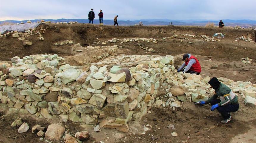 Amasya’da 2 bin 600 yıllık ‘Kubaba Sunağı’ bulundu