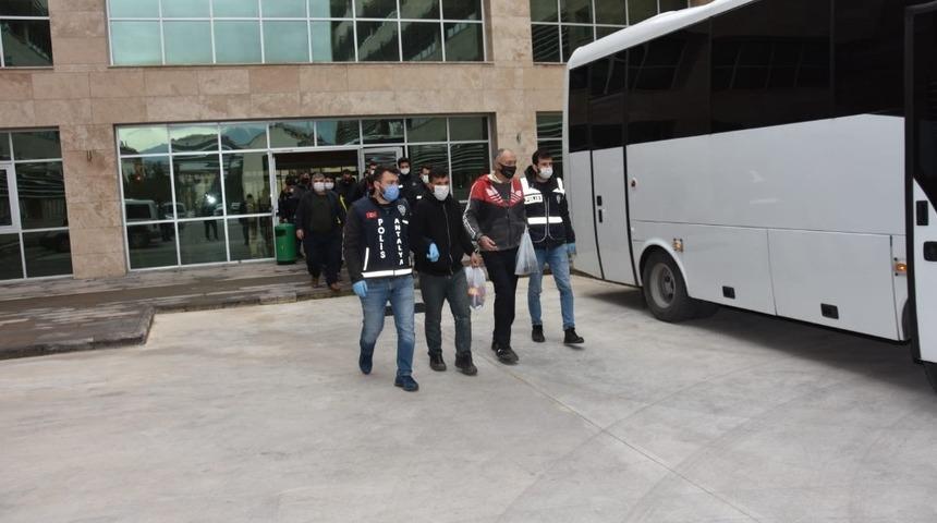 Antalya&rsquo;da aranan 81  ş&uuml;pheli yakalandı