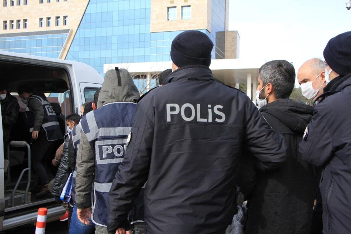 Elazığ&rsquo;da &ccedil;eşitli su&ccedil;lardan aranan 7 ş&uuml;pheli yakalanıp tutuklandı