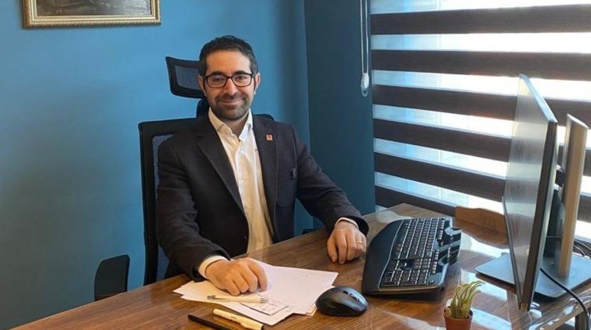 BŞE&Uuml; &ouml;ğretim g&ouml;revlisi Ercan G&uuml;ler&rsquo;e Kıbrıs&rsquo;tan b&uuml;y&uuml;k onur