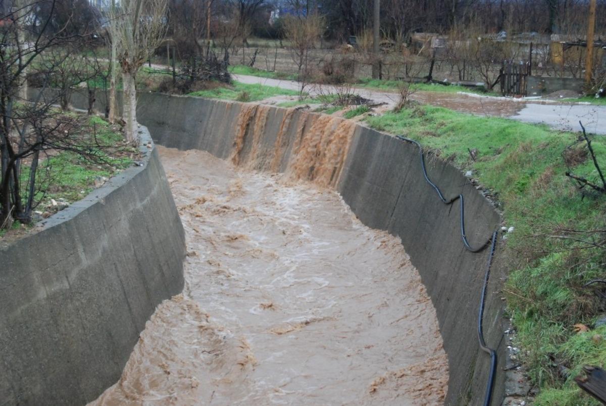 Bayrami&ccedil;&rsquo;te şiddetli yağış hayatı fel&ccedil; etti