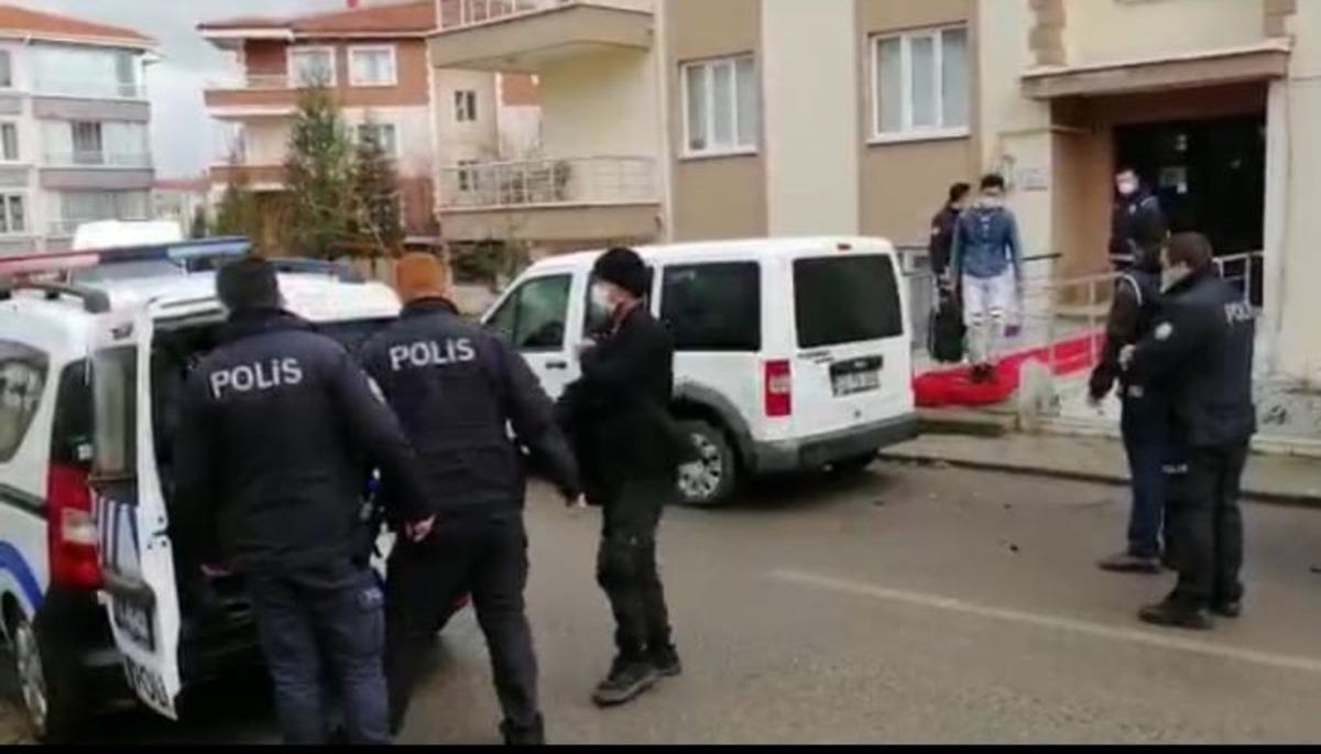 D&uuml;zensiz g&ouml;&ccedil;men operasyonunda 25 Afganistan uyruklu şahıs yakalandı