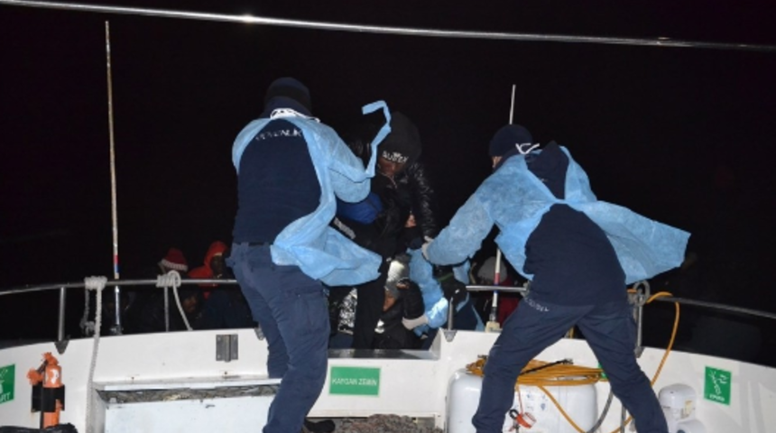Yunan unsurlarınca geri itilen 29 düzensiz göçmen kurtarıldı