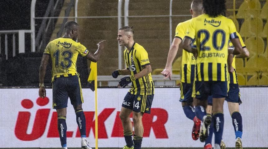 Fenerbahçe'de Galatasaray derbisi öncesi sakatlık şoku! Pelkas...