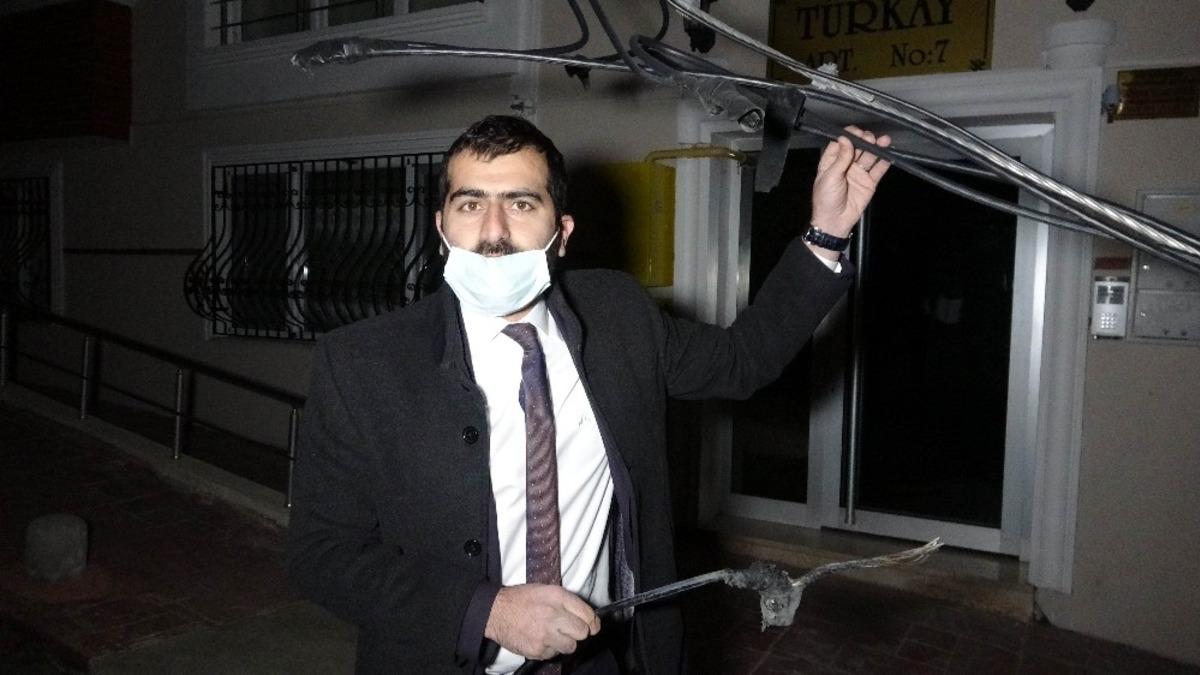 Patlayıp ateş sa&ccedil;an elektrik kabloları mahalle sakinlerini korkuttu