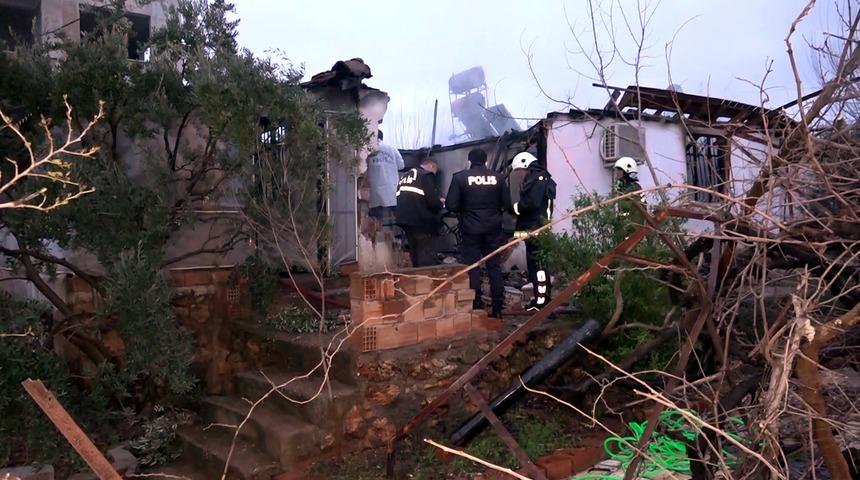 Kızı ve damadı markete gitti, çıkan yangında yatalak kadın can verdi