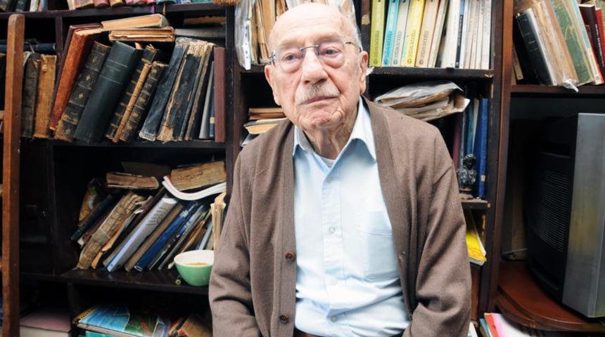 Eski siyasetçi ve yazar Cahit Kayra hayatını kaybetti