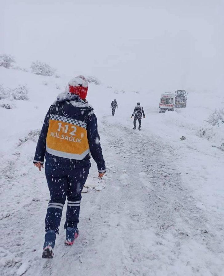 Sağlıkçılar kar, tipide hız kesmiyor G3