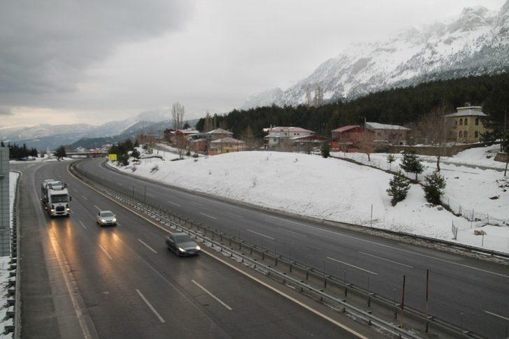 Pozantı’da karla mücadele çalışmaları G4