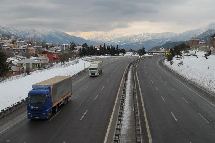 Pozantı’da karla mücadele çalışmaları G5