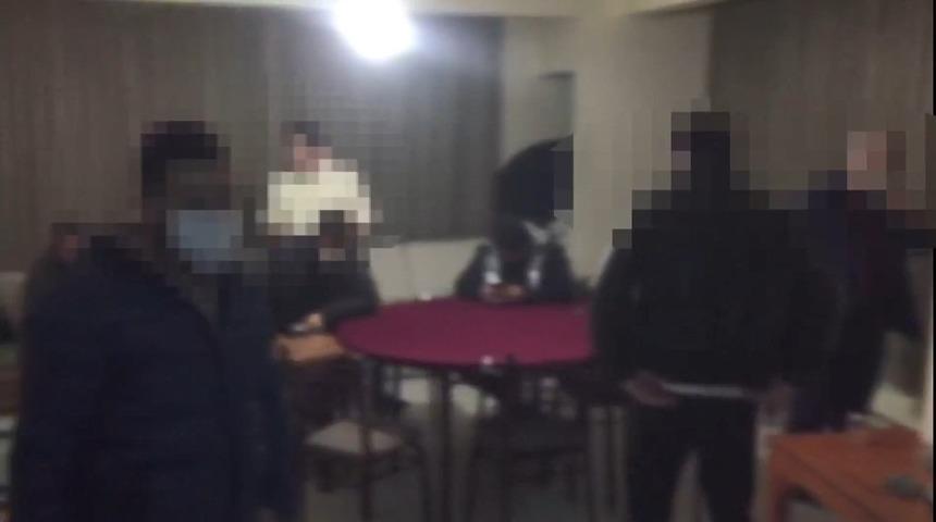 Kumar sevdası ne korona vir&uuml;s ne de m&uuml;h&uuml;r dinledi