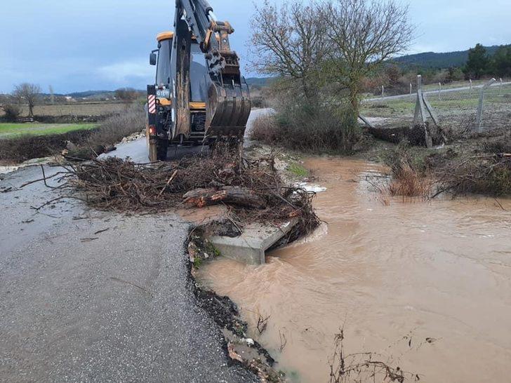 Yunusemre’de sağanak yağış mesaisi G1
