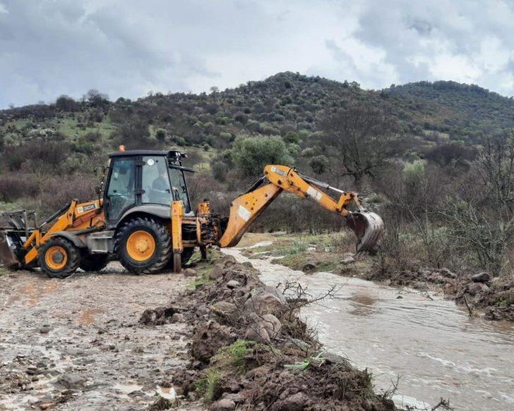 Yunusemre’de sağanak yağış mesaisi G3